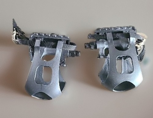 Bike pedals with toe - toe, clip